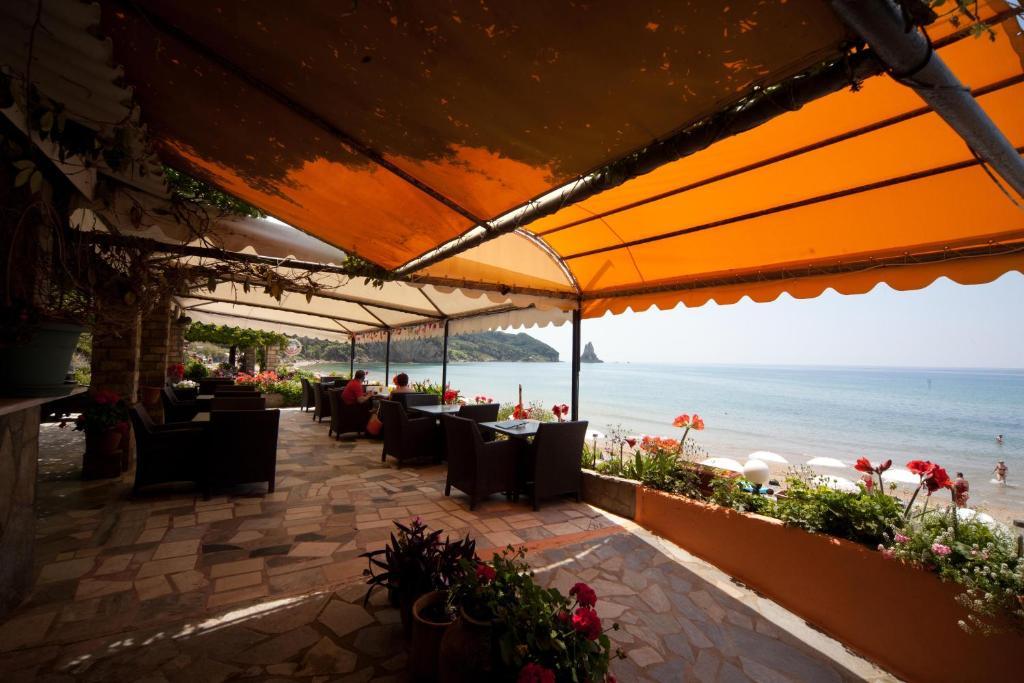 Dandidis Seaside Pension Agios Gordios  Exterior photo